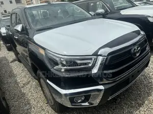 New Toyota Hilux 2025 Black