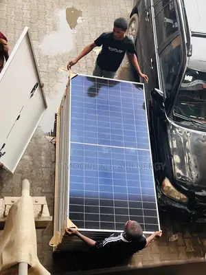 590w Jinko Solar Panel