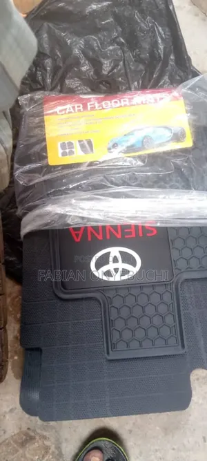 Toyota Sienna Rubber Foot Mats