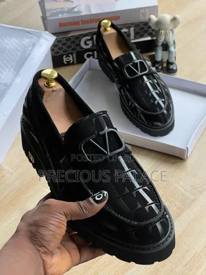 Photo - Black Valentino Garavani Loafers