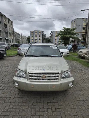 Toyota Highlander V6 AWD 2003 Gold