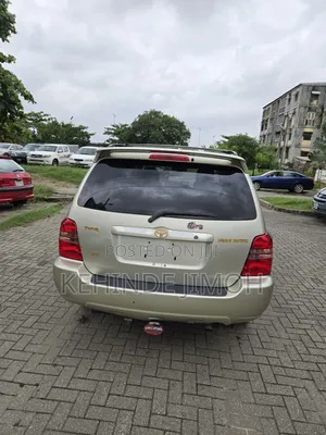 Toyota Highlander V6 AWD 2003 Gold