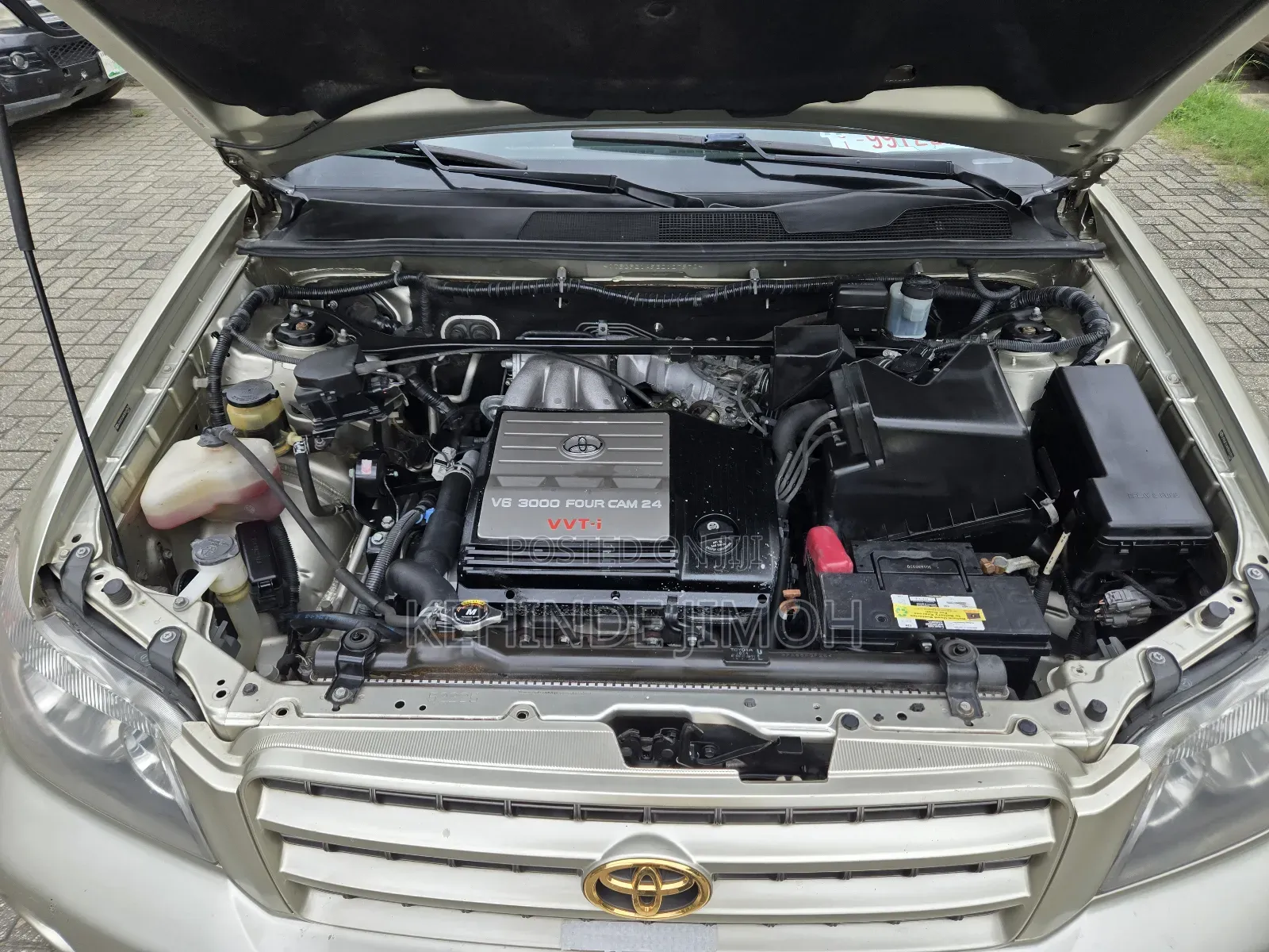 Toyota Highlander V6 AWD 2003 Gold