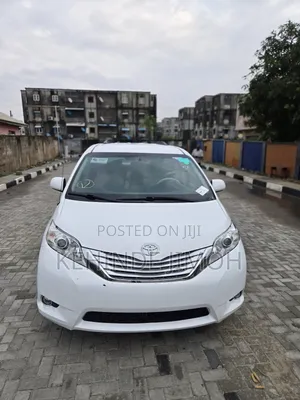 Toyota Sienna Limited FWD 7-Passenger 2013 White