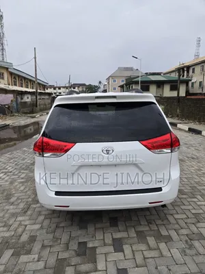 Toyota Sienna Limited FWD 7-Passenger 2013 White