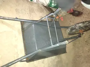 Heavy Duty Wheelbarrow