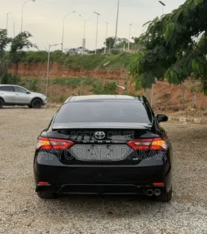 Photo - Toyota Camry 2018 Black
