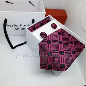 Just Arrived!! Luxury Italian Men's Tie.