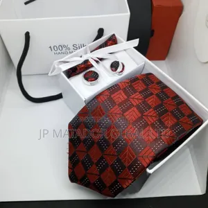 Just Arrived!! Luxury Italian Men's Tie.