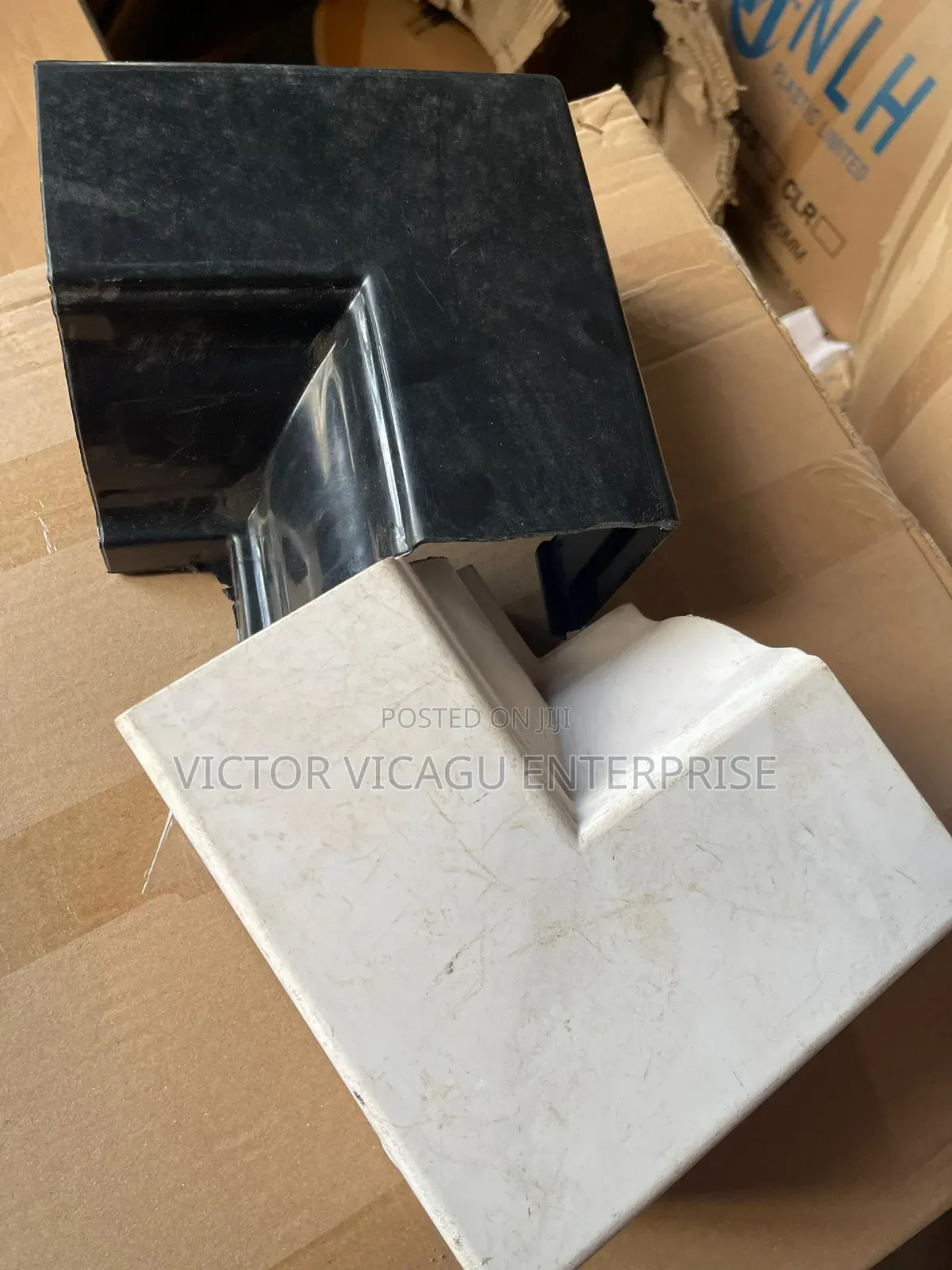 90° Inside Corner Gutter Fitting