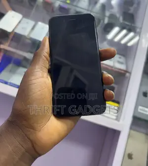 Apple iPhone 7 32 GB Black