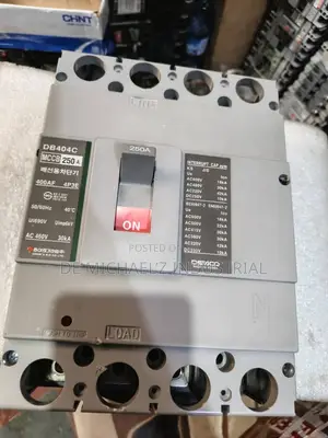 250a Dc/Ac Circuit Breaker 4pole