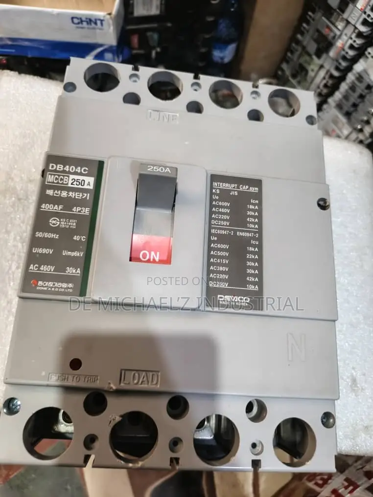 250a Dc/Ac Circuit Breaker 4pole