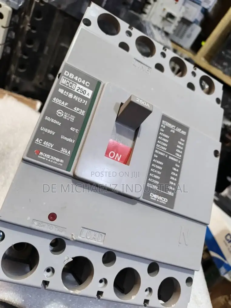 250a Dc/Ac Circuit Breaker 4pole
