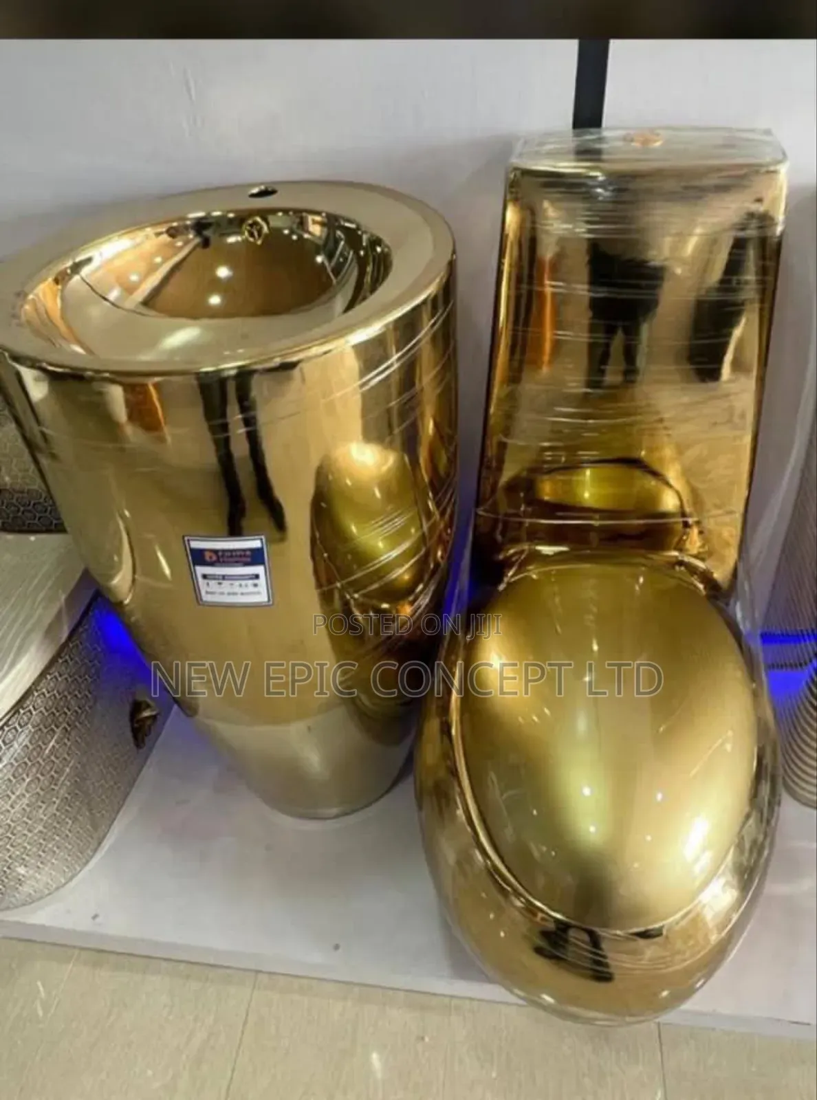 Egg Shape Gold Color Toilet