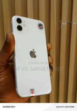 Apple iPhone 11 64 GB White