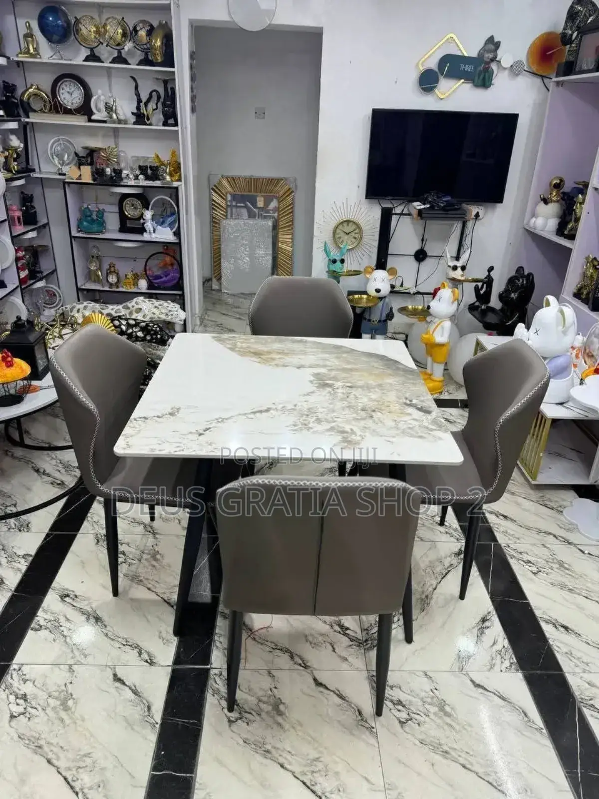Classic Dining Table Set