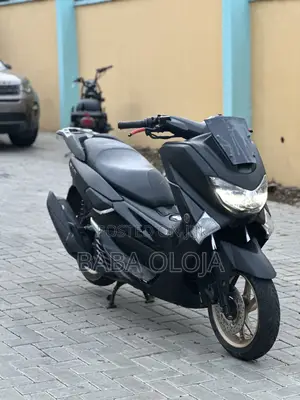 Photo - Yamaha 2019 Black