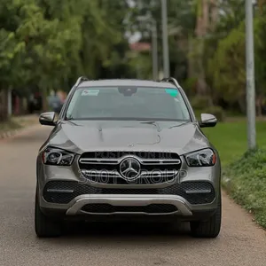 Photo - Mercedes-Benz GLE-Class 2021 Gold