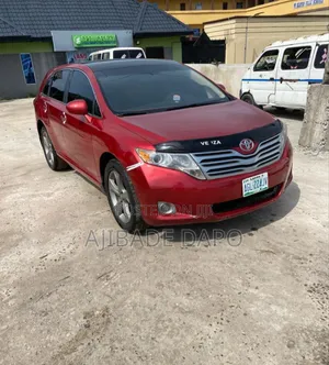 Photo - Toyota Venza 2011 Red