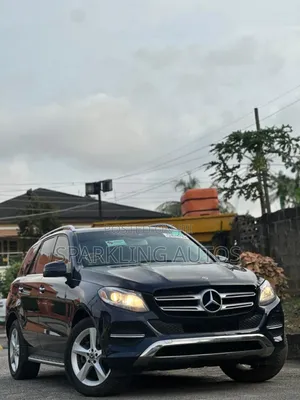 Photo - Mercedes-Benz GLE-Class 2018 Blue