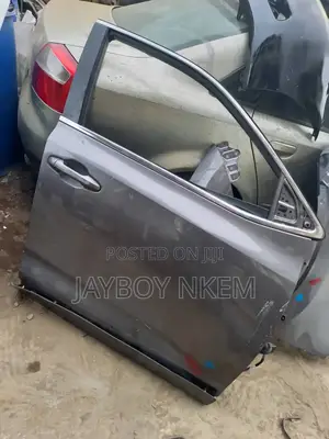 Front Right Door for Toyota Highlander 2016 Model