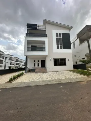 5bdrm Duplex in In An Estate Around for rent