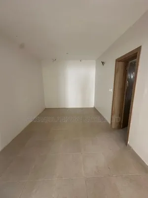 5bdrm Duplex in In An Estate Around for rent