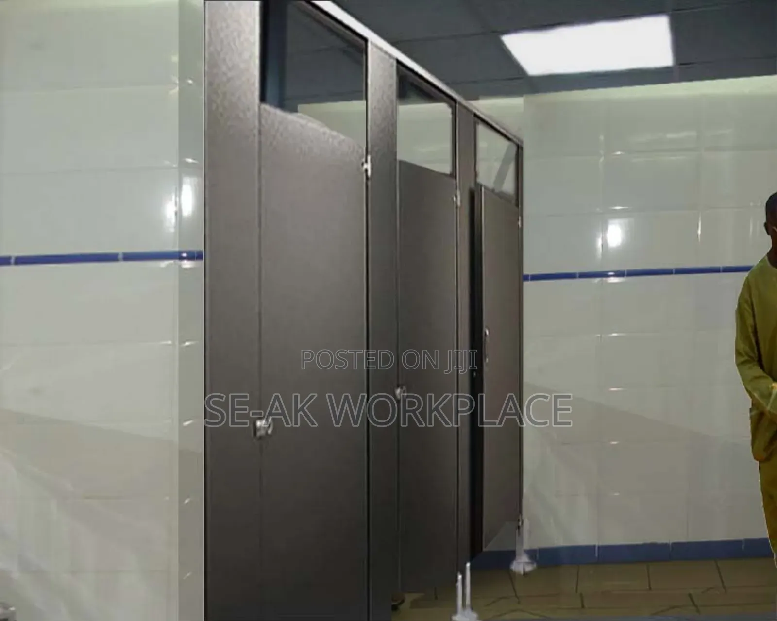 Waterproof Public Toilet SHEILDCORE Laminate Cubicle