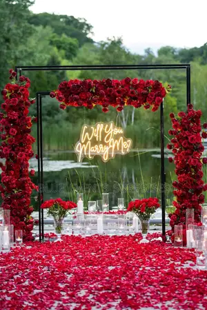 Minimalist Proposal Decor