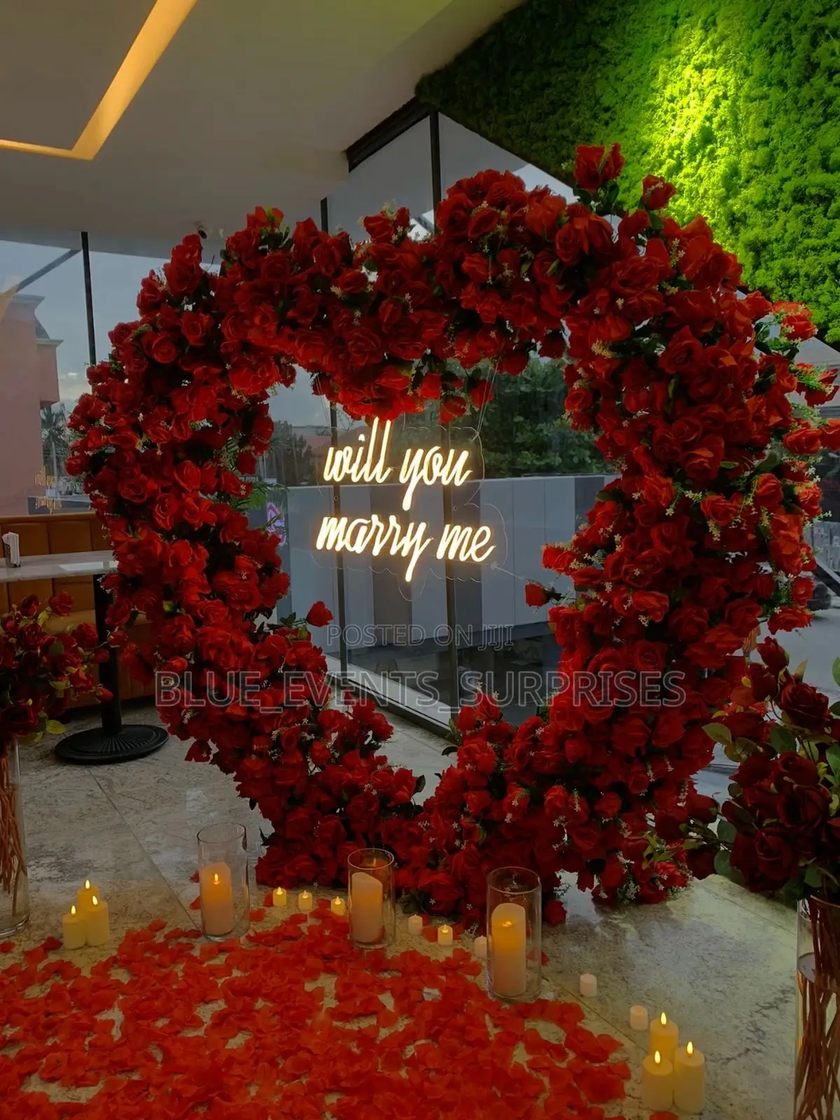 Minimalist Proposal Decor