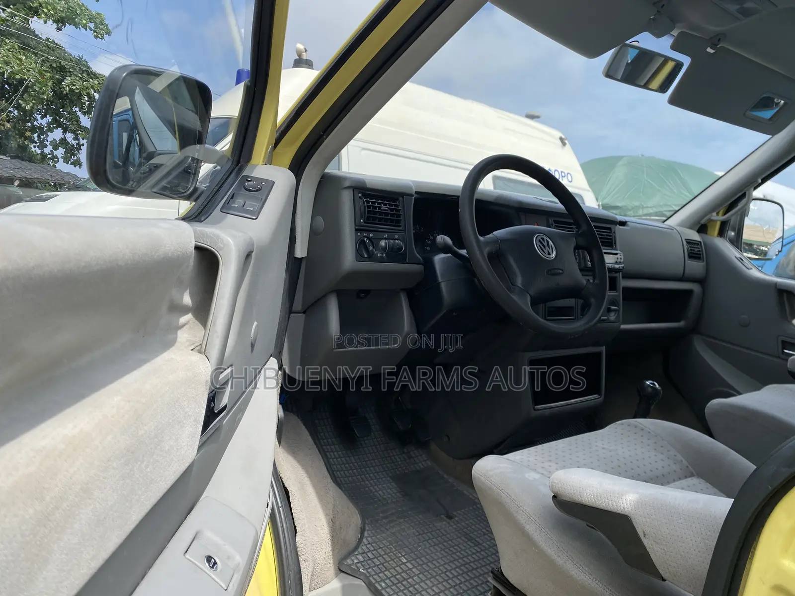 Volkswagen Transporter 2006 Yellow