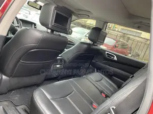 Nissan Pathfinder Platinum 4dr SUV 4WD (3.5L 6cyl CVT) 2014 Red