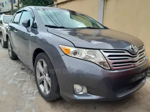 Toyota Venza V6 AWD 2012 Gray