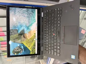 Laptop Lenovo ThinkPad X1 Yoga Gen 8 8GB Intel Core i5 SSD 256GB