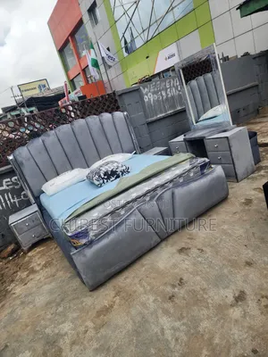 High Quality 6by6 Upholstery Bed Stand.