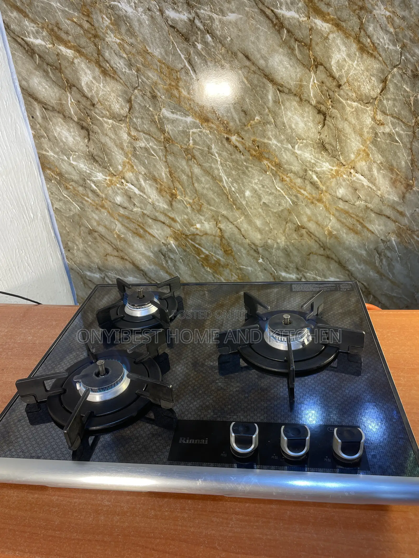 Rinnai 3bunners Automatic Gas Cooker