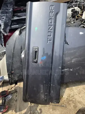 Tundra 2020 Back Boot