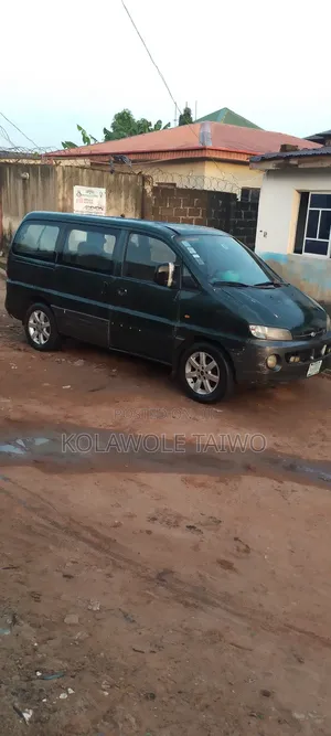 Hyundai H1 2001 Green