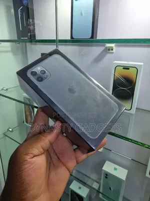 New Apple iPhone 11 Pro Max 256 GB Green