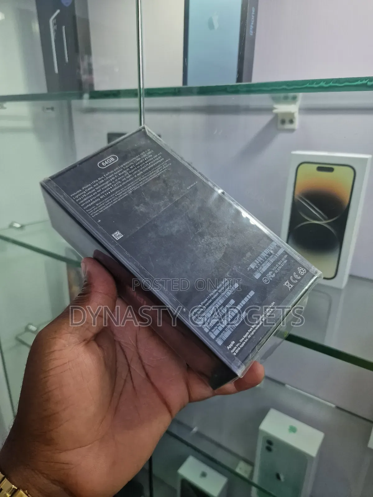 New Apple iPhone 11 Pro Max 64 GB Gold