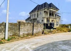 4bdrm Duplex in Amakama Housing for sale