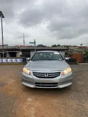 Photo - Honda Accord 2.2 DTEC Estate Automatic 2012 Silver