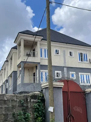 6bdrm Block of Flats in Area R New Owerri for sale