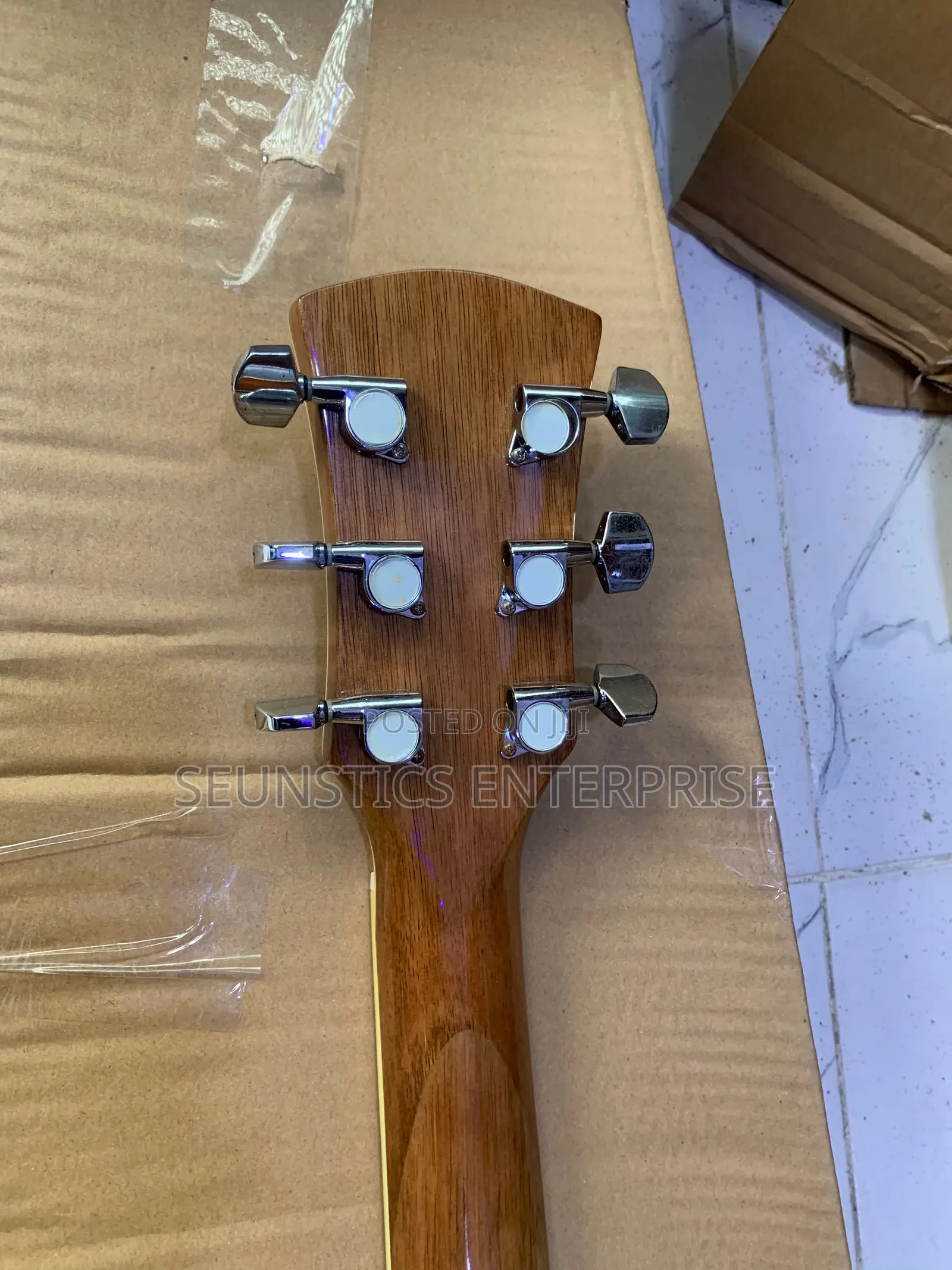 Quality Volcan Pure Acoustic Guitar