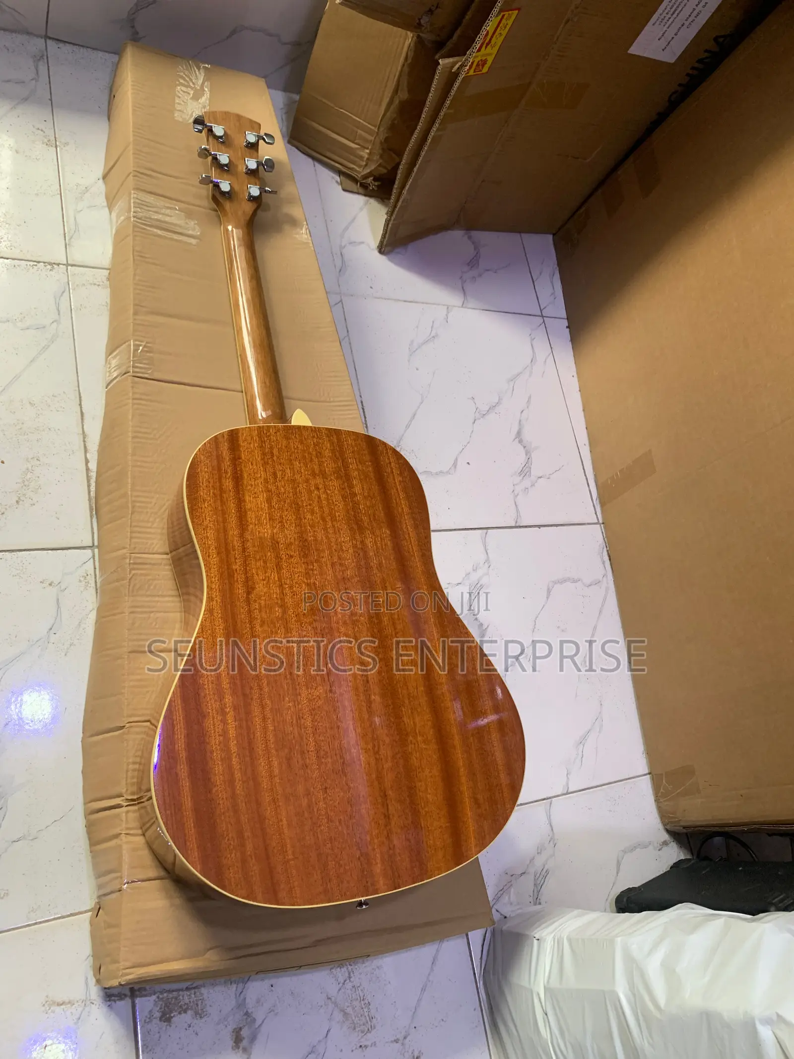 Quality Volcan Pure Acoustic Guitar