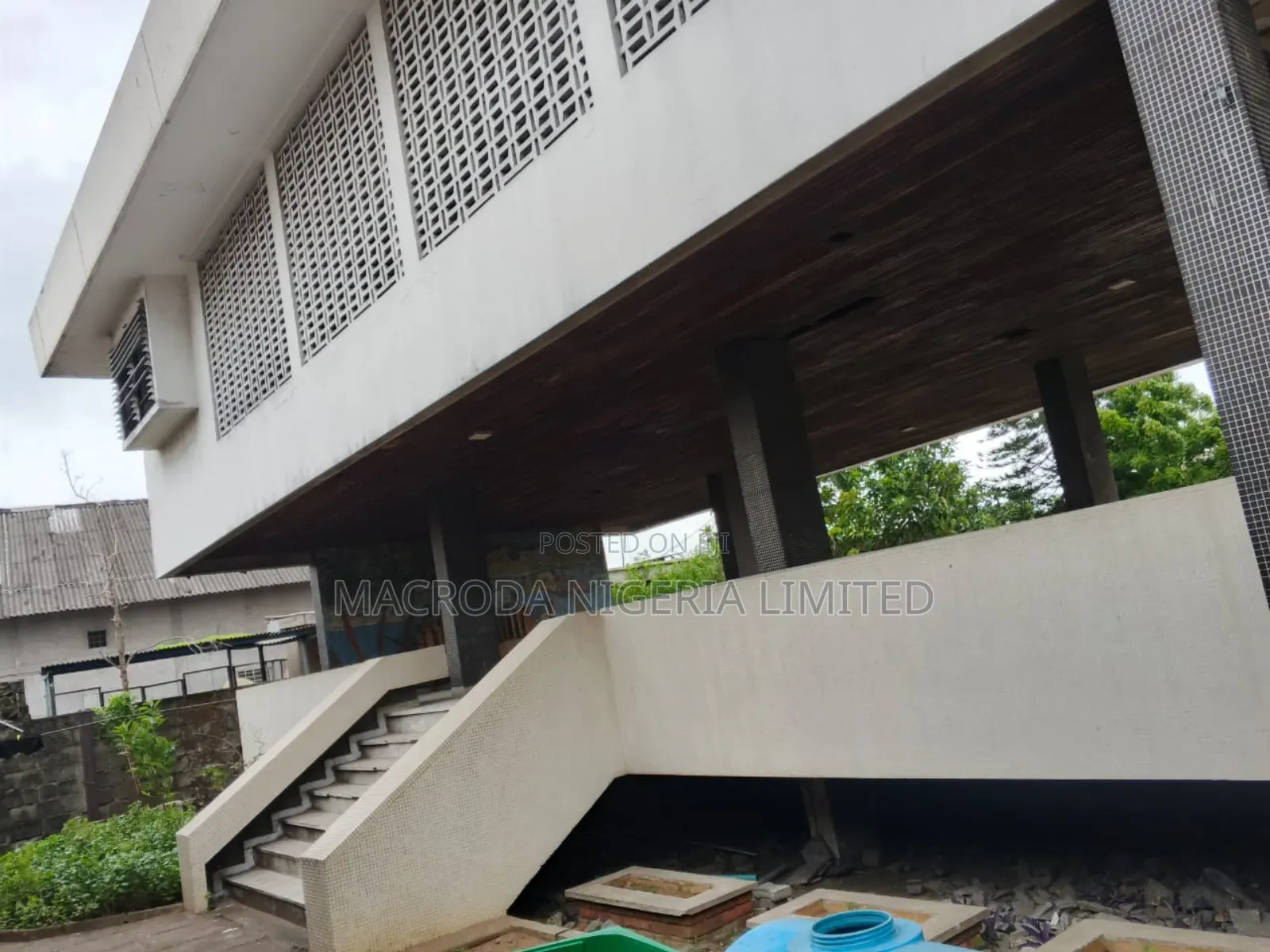 Commercial 3 Plots Waterfront Land With Structures