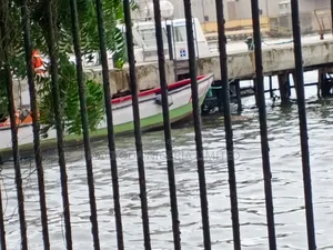 Commercial 3 Plots Waterfront Land With Structures