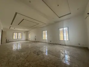 6bdrm Duplex in Guzape Main Abuja for sale