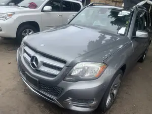 Mercedes-Benz GLK-Class Base GLK 350 4dr AWD 4MATIC (3.5L 6cyl 7A) 2015